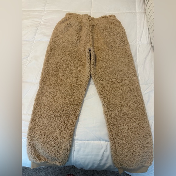 Fashion Nova comfy Sherpa set - Picture 5 of 5